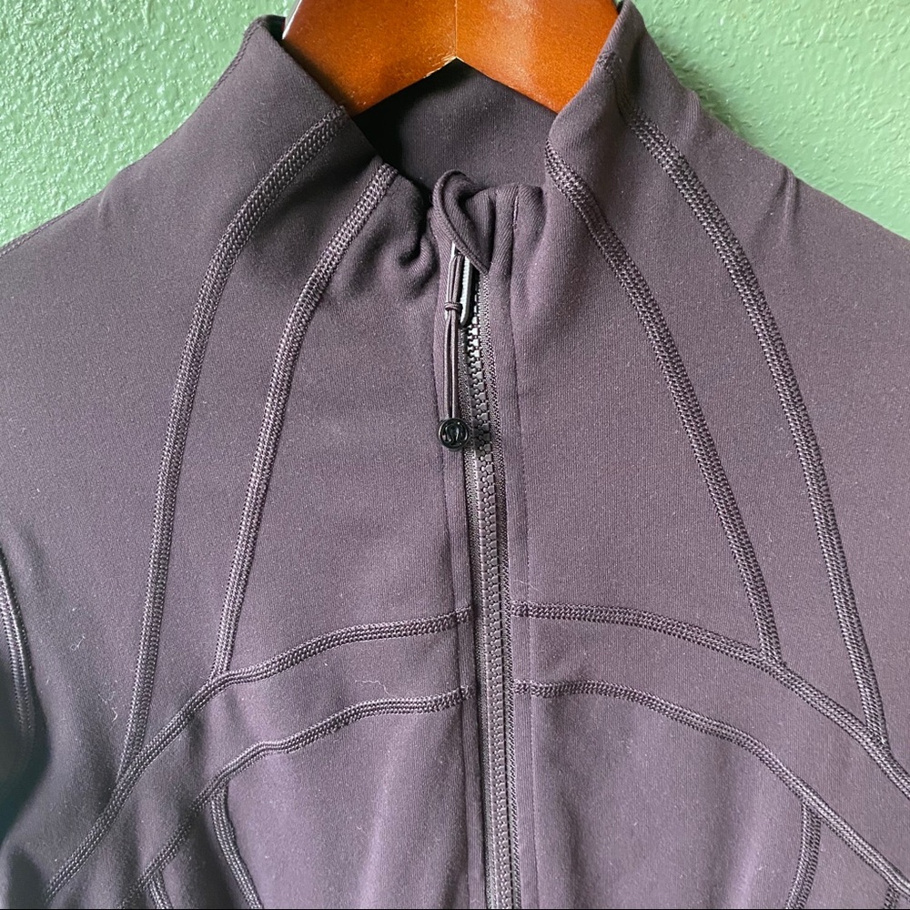 2000’s Lululemon Plum Zip-Up 🍄 - Picture 3 of 6